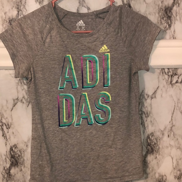 adidas Tops - Used size XL adidas T-Shirt